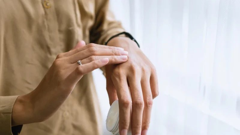 Cerkobalm z ß-karotenem L-argininą i mocznikiem 10% Balsam do ciała 200ml