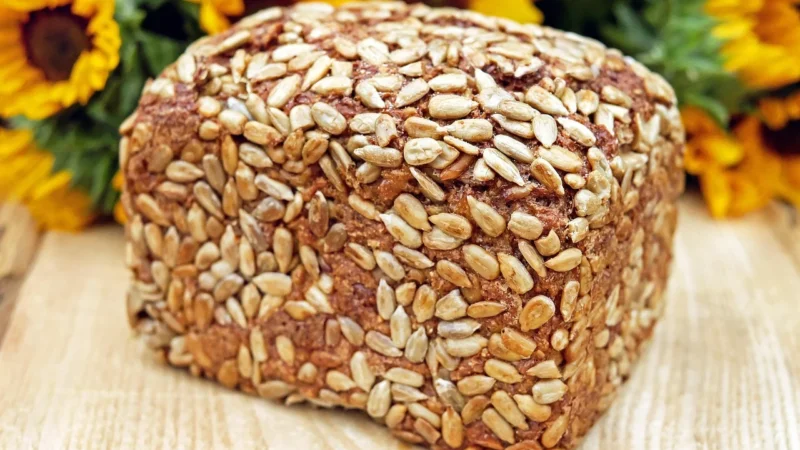 Chleb pszenno-żytni z ziarnami słonecznika 0,5kg