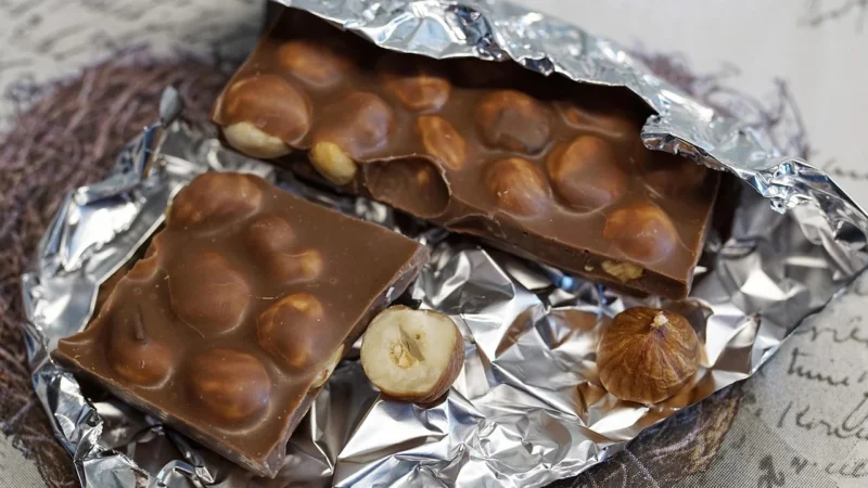 Czekolada Lindt Grand Plaisir z karmelizowanymi orzechami 150g