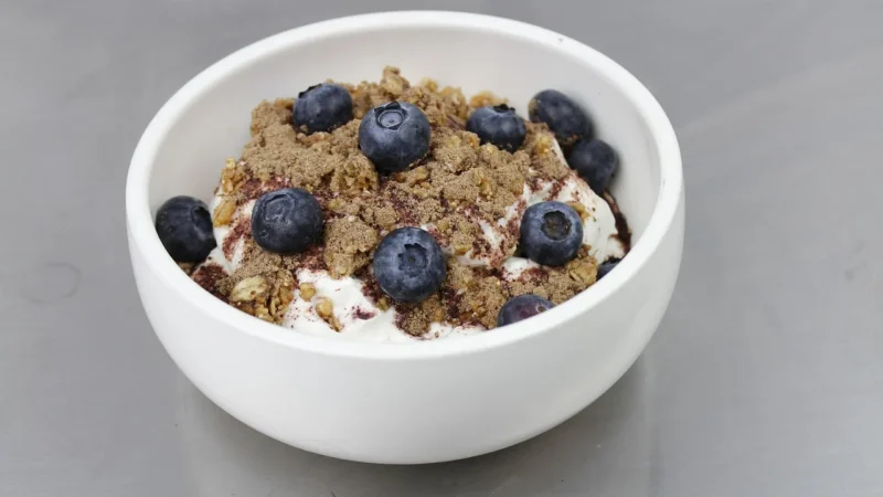 Delibakalie Granola Crunchy O Smaku Tropikalnym 0,5kg