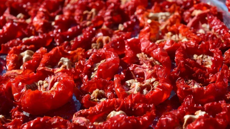 Menu Mezzoro Pomodori A Meta Semi Dry Podsuszane połówki pomidorów 800g