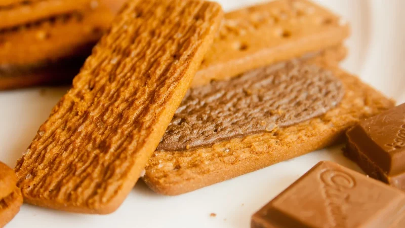 Olza Prince Polo Classic Kruche wafelki z kremem kakaowym oblane czekoladą 490 g (28 sztuk)
