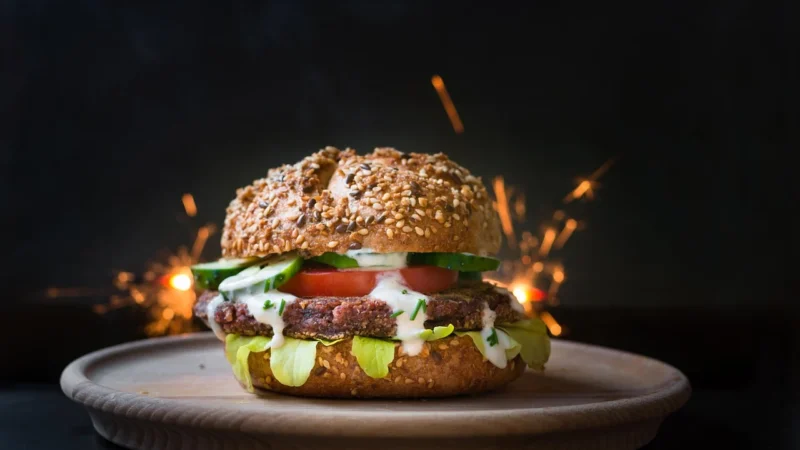 Sowell Vege Burger Klasyczny Smak Ze Słodkim Ziemniakiem I Pietruszką 140g