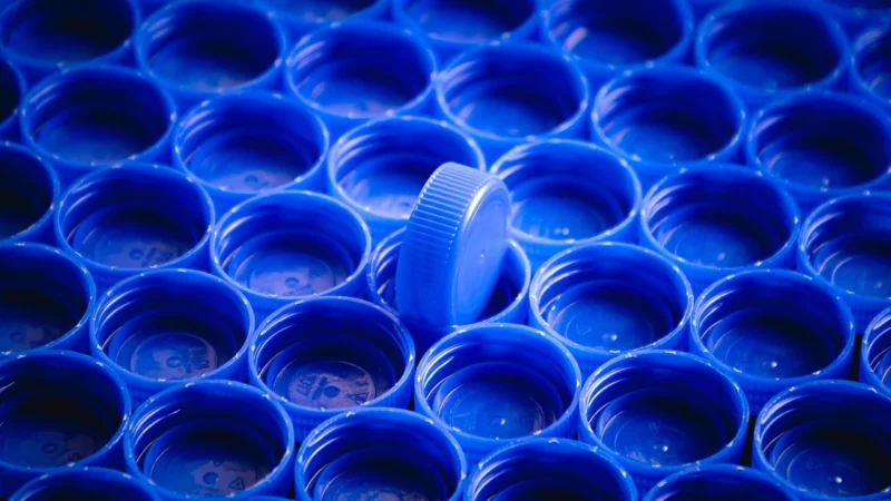 Sprawdź, jak odczytać symbole na opakowaniach plastikowych – ekspert radzi dla świadomych zakupów