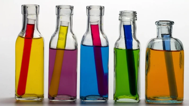 Staropolanka Naturalna woda mineralna średniozmineralizowana niegazowana 1,5 l